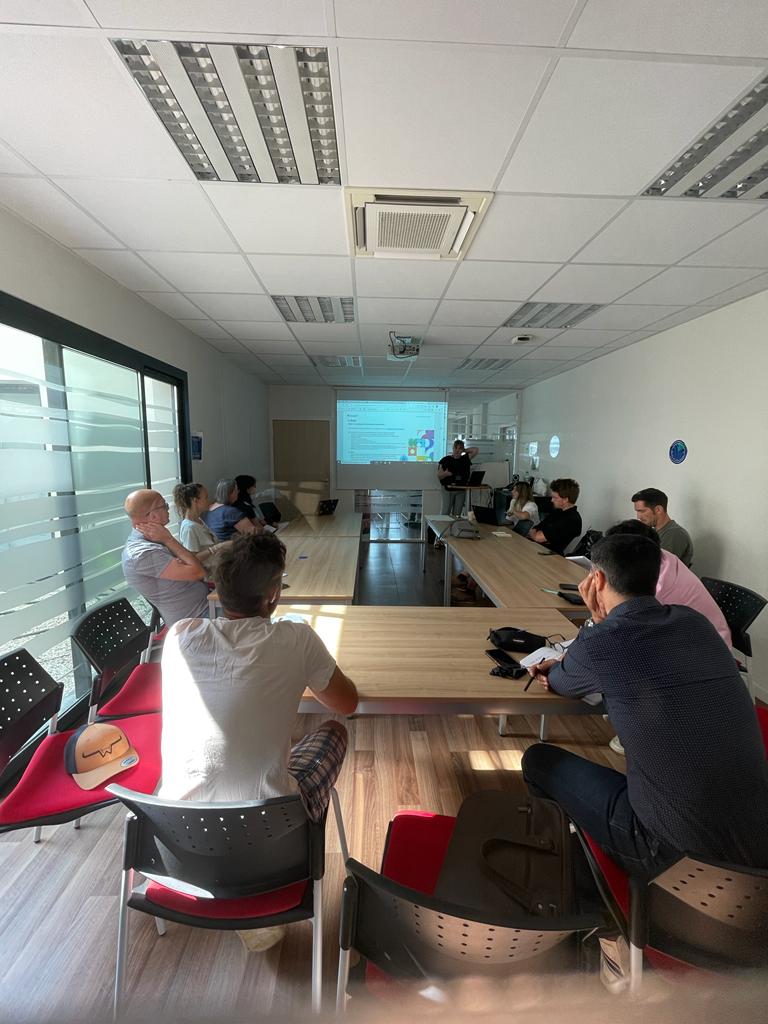JennaBrahmiPro's tweet photo. "Les tables rondes de la Créa" au @Poleemploi_oc #Narbonne.
Retour sur la matinée dédiée aux créateurs d'entreprise . 💼 Une matinée riche en échanges entre les créateurs, les porteurs de projet grâce à cette belle mobilisation de nos partenaires 🤝🏻. #createursd'entreprise https://t.co/lT864wa5D7