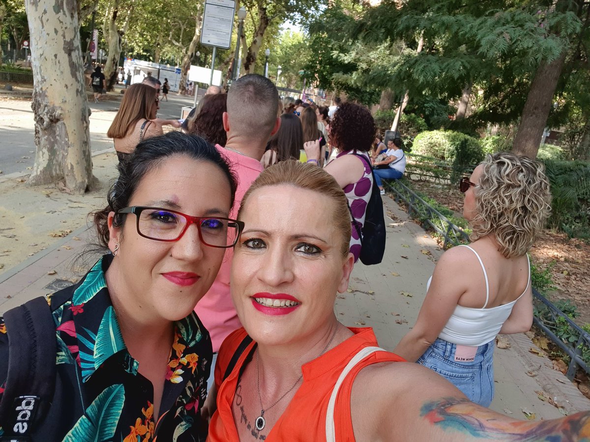 MasiTomy's tweet photo. @vanesamartin_ Aquí estamos esperándote corazón ❤ que ganas tenemos de disfrutar esta noche tan maravillosa, en este sitio tan maravilloso #EstaFamiliaTeQuiere https://t.co/0j7DfEOvzF