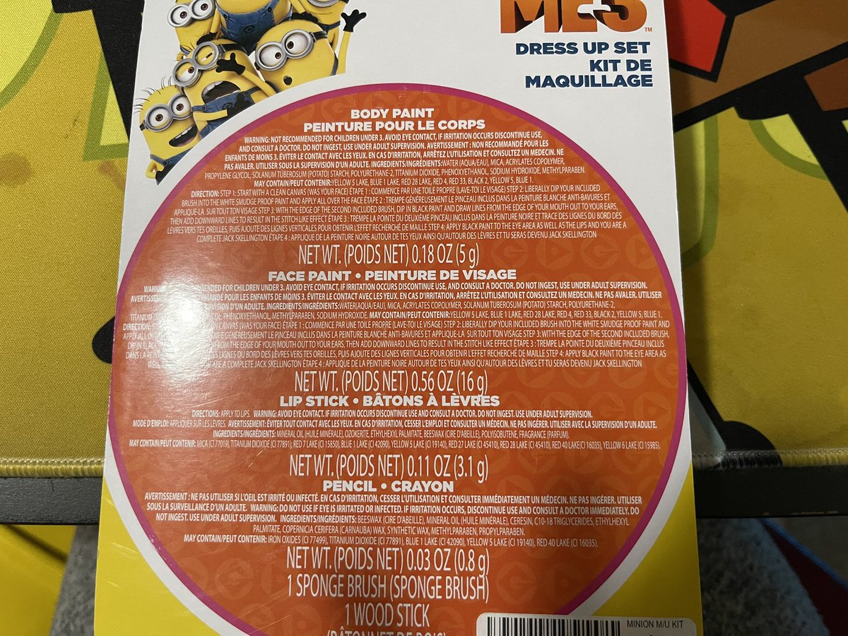 DNAmber_'s tweet image. i bought a minions makeup kit from Spirit Halloween (don’t ask) and the directions are all for jack skellington makeup