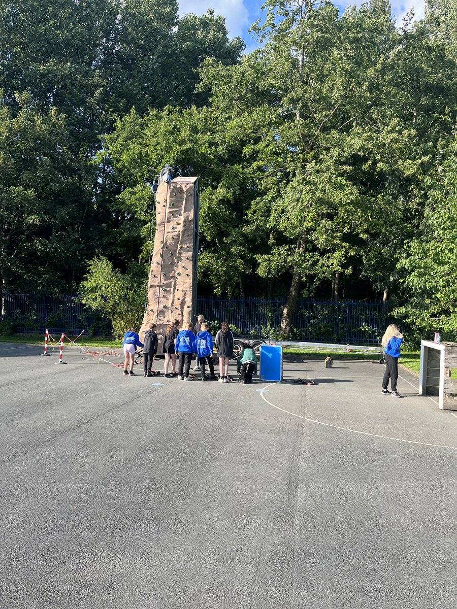 Hurst Knoll St James tweet media