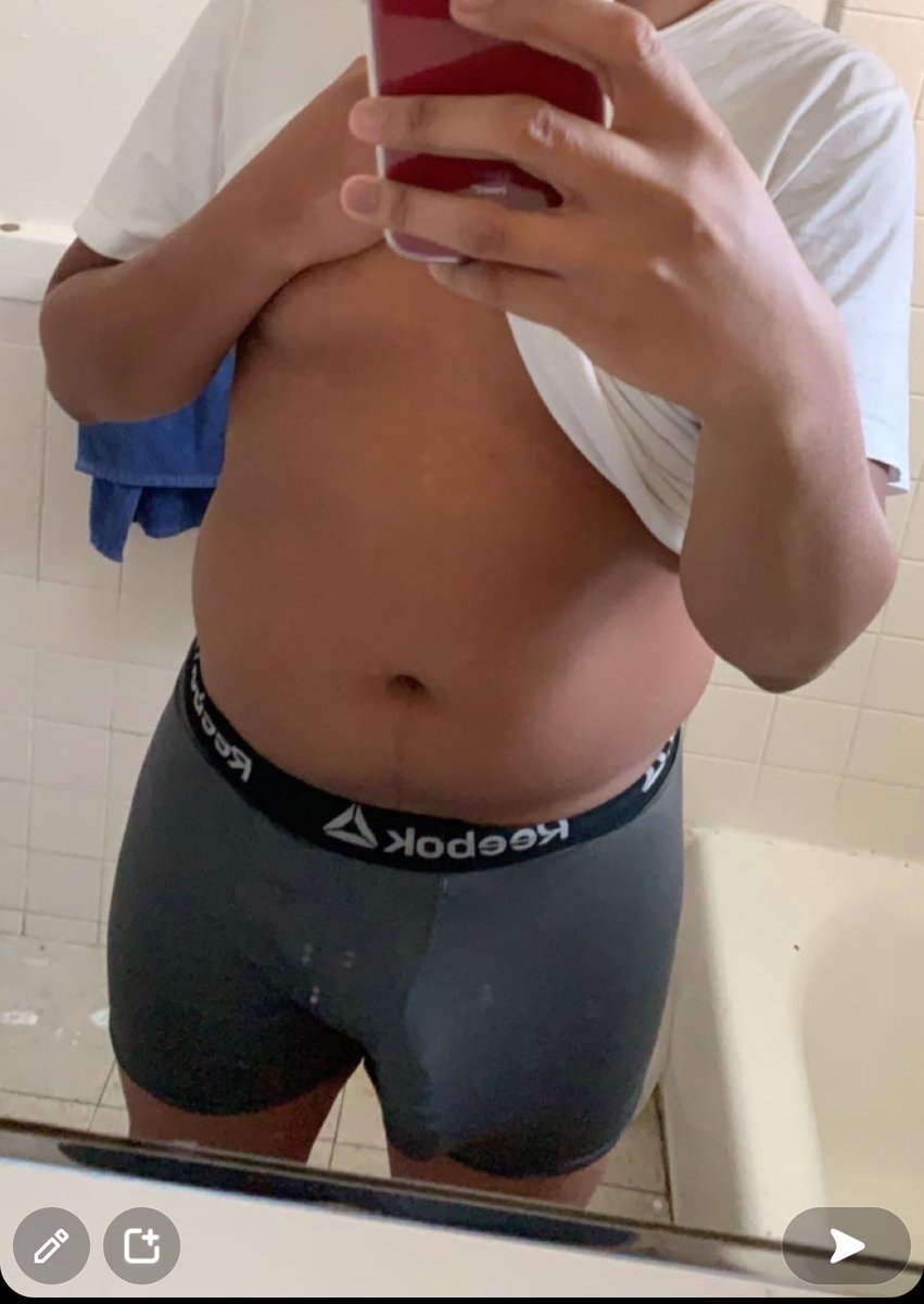 Spanishcouple1's tweet photo. @Maryjaneclouds7 Dad bod 🤷🏾‍♂️ https://t.co/My2wkMGNsx