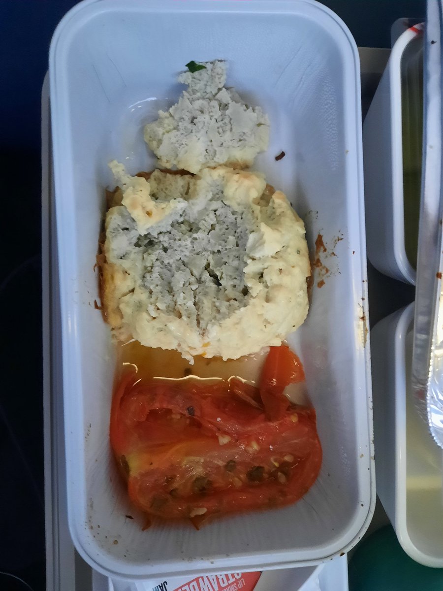 ApocalypseTommy's tweet photo. #cathaypacific eggs https://t.co/B4K3qeZ6IR