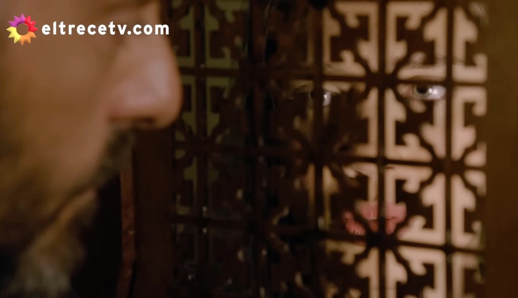 cristinameatsix's tweet image. Lucía: Es la primera vez que lo digo en voz alta. Es algo que me perturba hace mucho. Creo que estoy enamorada de otro hombre.

Segundo: Yo nunca dije esto en voz alta, es la primera vez, hay algo que me perturba desde que soy chico. Estoy enamorado de otro hombre.
#ATAV #ATAV2