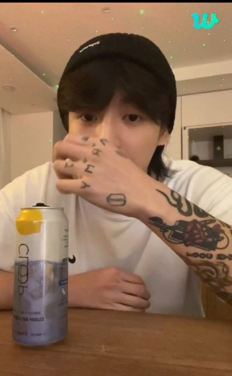 onereason_JK's tweet photo. 정국이 솔로앨범 공지 뜬 기념으로 이벤트🐰

RT만 하시면 3분께 오늘 정국이가 라이브때 마신 클룹 탄산수 6개짜리 쿠팡 배송으로 보내드릴께요 ! 

정국아 항상 너의 모든 활동을 응원할께💜
#JUNGKOOK #정국 https://t.co/nXcdNsXnv9