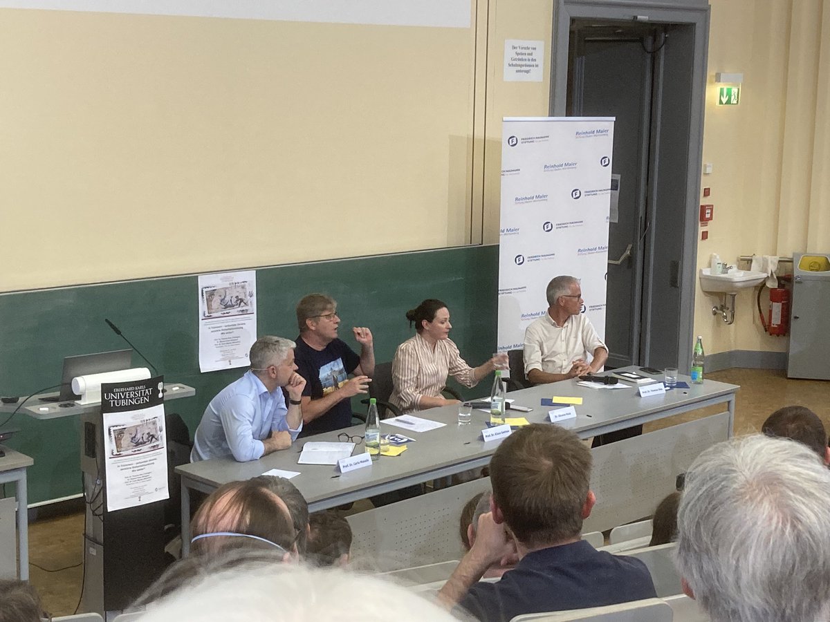 Podiumsdiskussion „In Trümmern- zerbombte Ukraine, zerstörte Sicherheitsordnung. Wie weiter?“ mit Oksana Huss, Carlo Masala und Thomas Diez @osteuropa_tue
