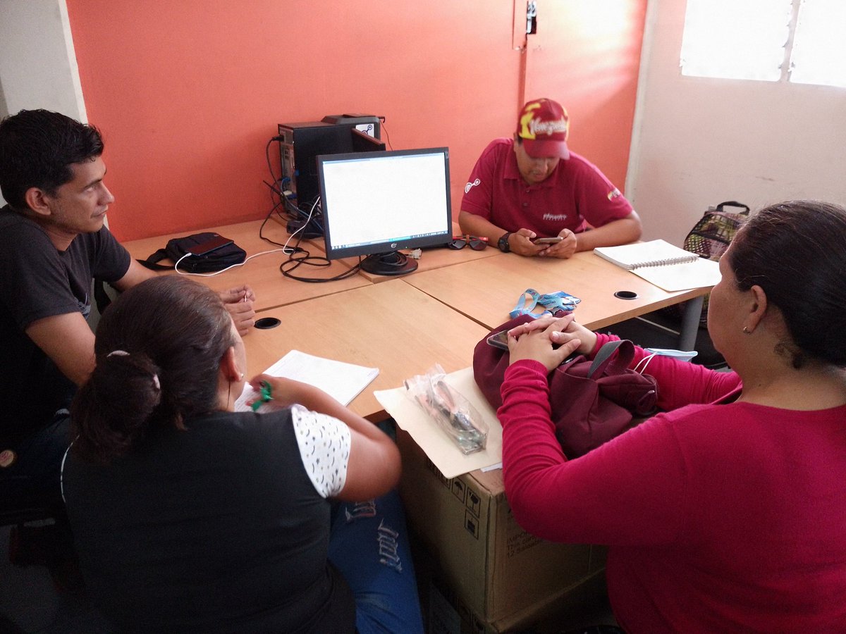 infocentro_Ara's tweet photo. #AlMomento #JUN29  desde la Sede de infocentro Aragua, en discusión de lo que será la ejecución del Plan Vacacional Diver Ciencia desde la Fundación Infocentro. https://t.co/x2vYhe1WKN