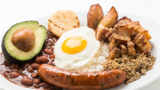 JRAMIMAN's tweet photo. @angelurieltoto @gacamv @JulianMCespedes Otro que todavia le está doliendo el titulo la gallina comió bandeja paisa. https://t.co/1l0OtDiDk2