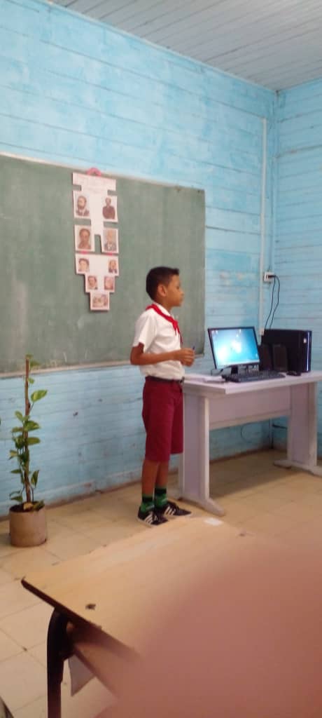 MirbelisT's tweet photo. Importante reconocimiento al proyecto "Por los caminos de la historia" al nivel Primaria en #PrimerodeEnero .Felicidades @MasielyRodrgue1 @DamaraPrezGmez1 @IzquierdoAlons1 @CalderonPineiro https://t.co/jzeYXVRXeX