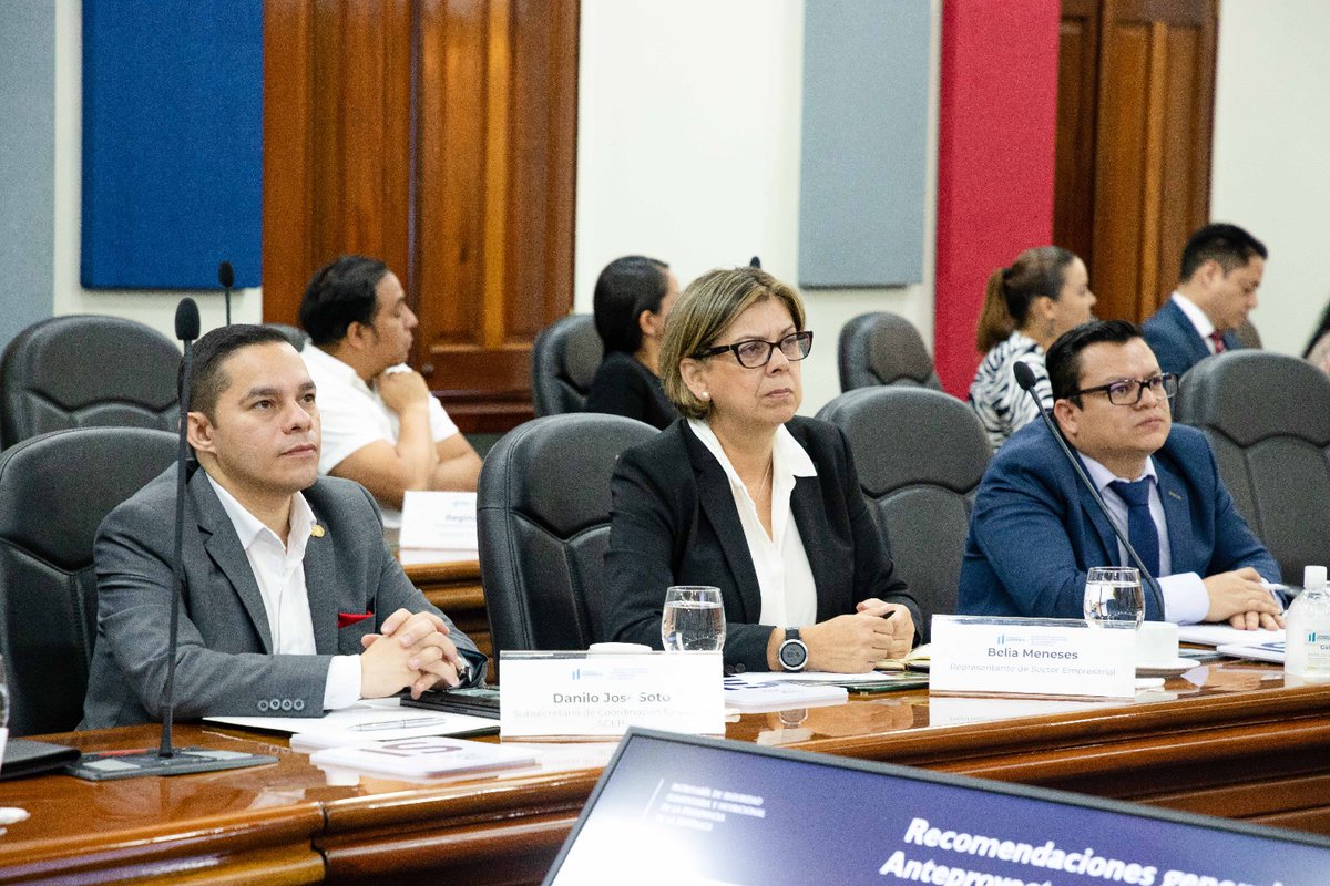 GuilleCastilloR's tweet photo. En la reunión del #CONASAN se presentaron los avances en la ejecución física y presupuestaria del Plan Operativo Anual de Seguridad Alimentaria y Nutricional -Poasan 2023-. Asimismo, se dió a conocer el anteproyecto del #Poasan 2024.
Participan integrantes del Concejo. https://t.co/WAzUDBcrYg