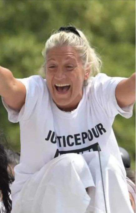 JuvingBrunet's tweet photo. Est-ce qu'on nous prendrait pour des cons ? Recueillement et dignité des personnes endeuillées amènent naturellement la compassion. Et les Français sont souvent très généreux jusqu'à exprimer parfois une forme d'hypocrite lâcheté. Mais ici, la joie exubérante m'inspire incompréhension, rejet voire dégoût d'une récupération hideuse. Le policier a fauté et a commis un homicide, mais l'environnement de la victime détruit toute possibilité de réconciliation avec des cultures diamétralement opposées. Un délinquant mineur est mort et on assiste à une finale de coupe du monde sur fonds de destruction de nos rues, d'incendie de bâtiments et de drapeaux français et d'impunité à géométrie variable. Ras-le-bol des vendus, des hypocrites, des lâches et des traîtres. Et n'imaginez pas vous en tirer car la cristallisation est en train de s'accélèrer et cela se coagulera dans un schéma binaire : les patriotes qui aiment, défendent et veulent transmettre l'héritage français (pas républicain hein ?!) quelles que soient leurs origines, et toute la clique de ceux qui veulent la voir disparaitre en mode "après moi le déluge".