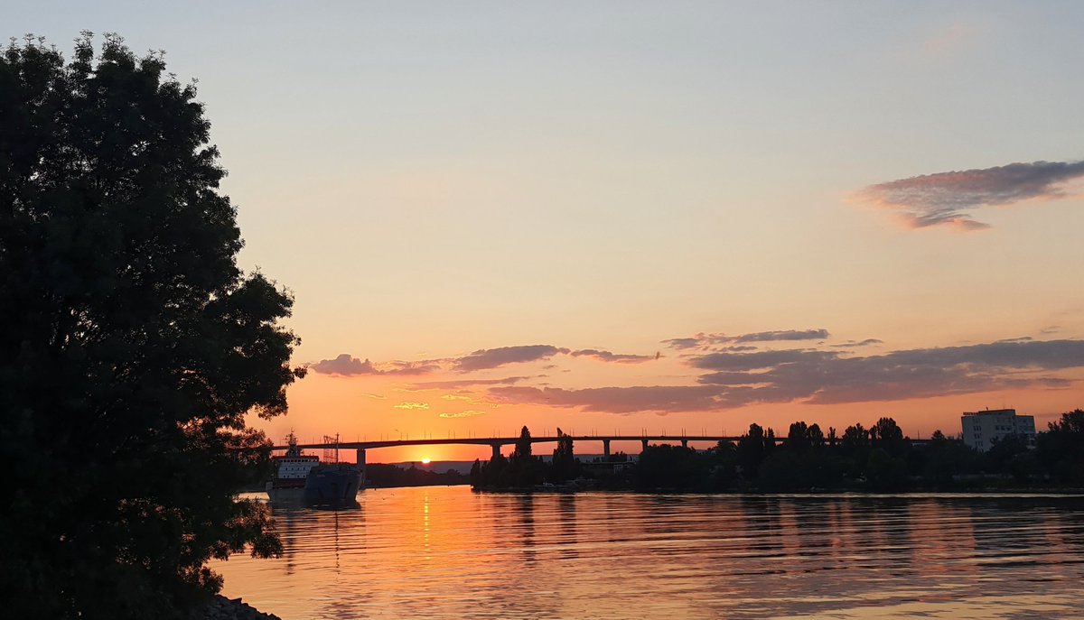 Sunset 🌇  - Time for good memories 😍

Camera: #Samsung S23 Ultra plus