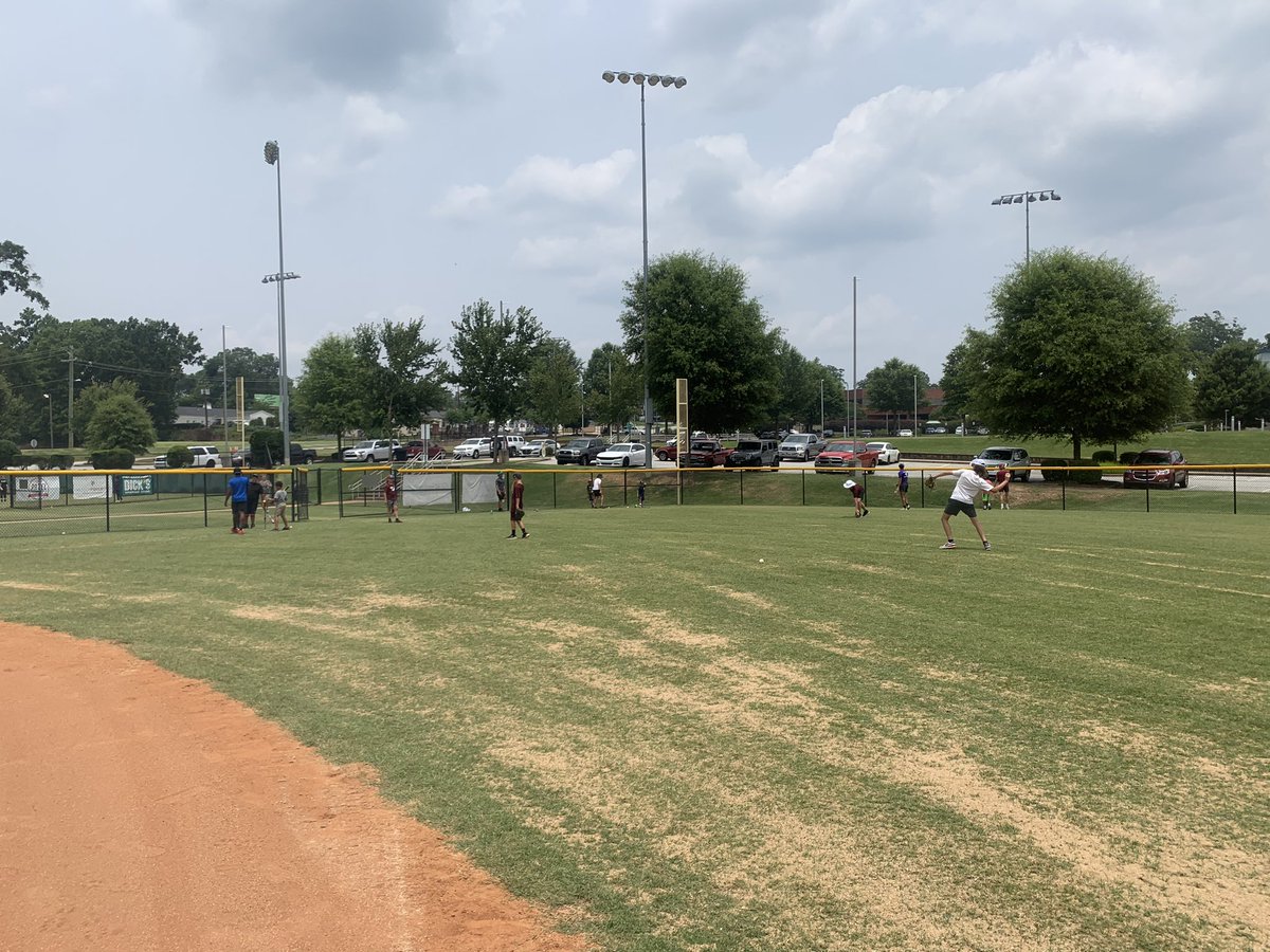 WestsideBSB's tweet image. Enjoying camp at the Anderson Rec, giving back to the community. 

@WestsideBSB @WHSAthleticsSC 

#WEnotME #ThatsWESTSIDE