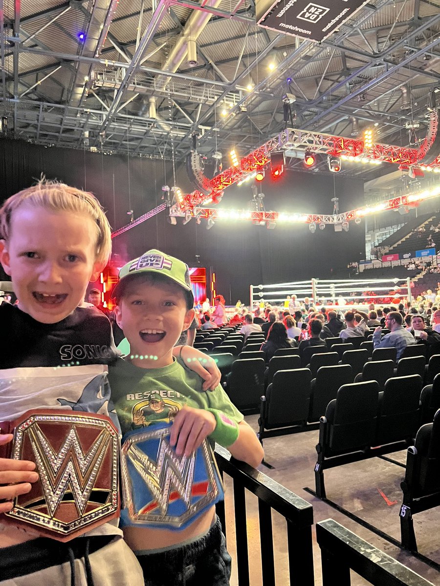 Hey jabronis! #Wwesheffield