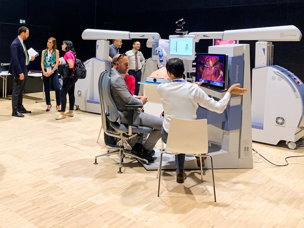 AsensusSurgical's tweet photo. It was an absolute pleasure meeting with the brilliant cohort of medical robotics students from @SapienzaRoma during the 31st International Congress of the @EAES_eu!
The enthusiasm and knowledge demonstrated by these students was truly inspiring!
#EAES2023 #Asensus #Students https://t.co/AtdxTAKJbm