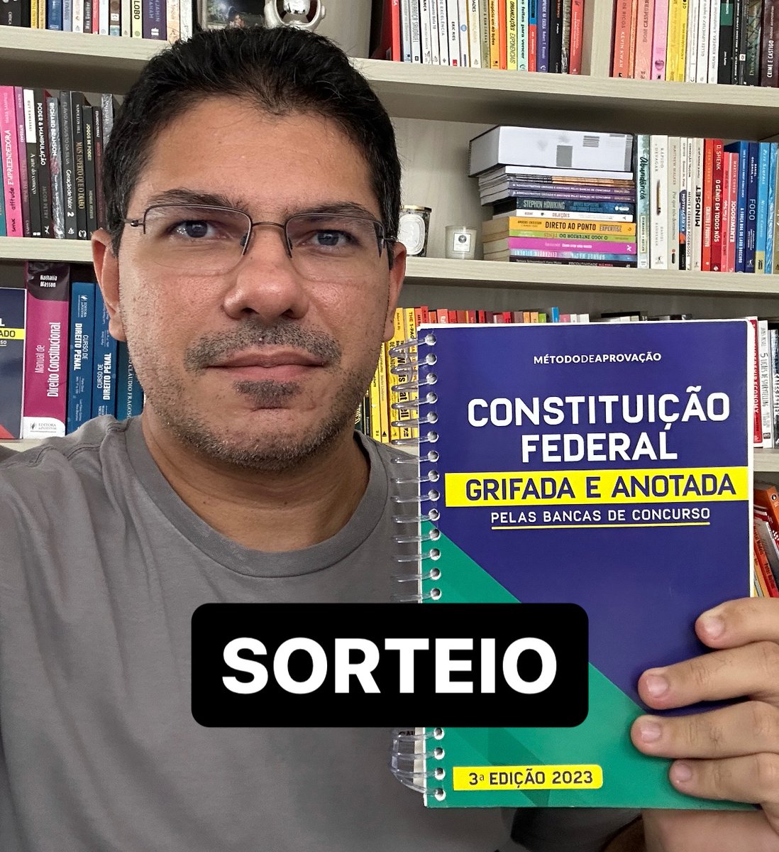 gerson_aragao's tweet photo. 🎉 SORTEIO IMPERDÍVEL (dos 5.000 seguidores)
- CF Grifada e Anotada pelas Bancas de Concurso!  

Será SORTEADO 1 LIVRO na segunda-feira, 03 de julho de 2023, às 20h.  

Para participar, siga estes passos: 

✅ Siga o meu perfil  
✅Curta este post 
✅ Retweet este post  

Confira a coleção completa aqui: https://t.co/zqPRZ7xhEt 

Não perca essa chance! Participe agora!🚀