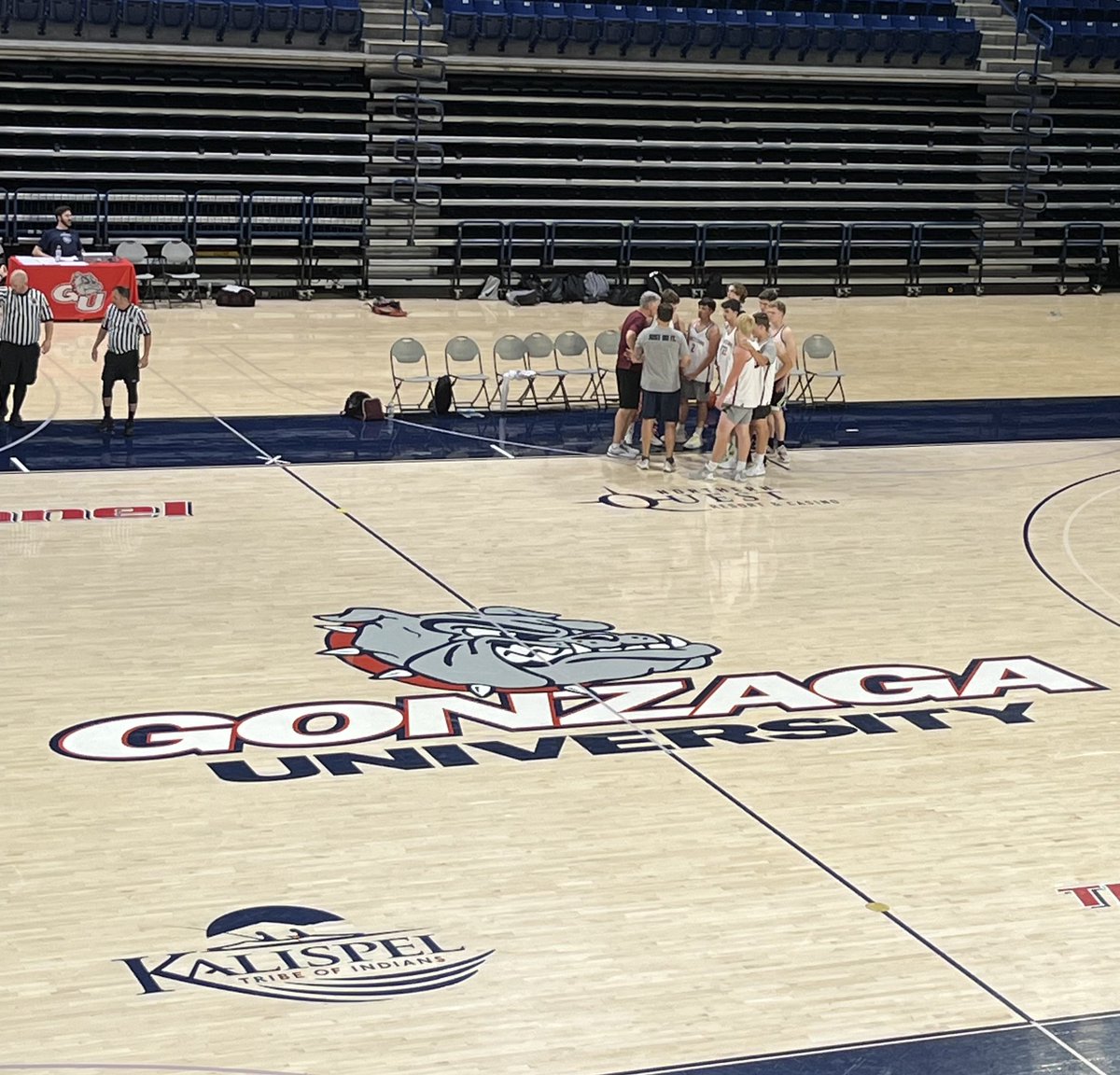 MontesanoHoops's tweet photo. Playing at The Kennel during Gonzaga Basketball Camp was an unforgettable experience.
Weโre building something great together, one step at a time.
#DogsInTheGym #AlwaysHooping https://t.co/OoAllxWTvZ