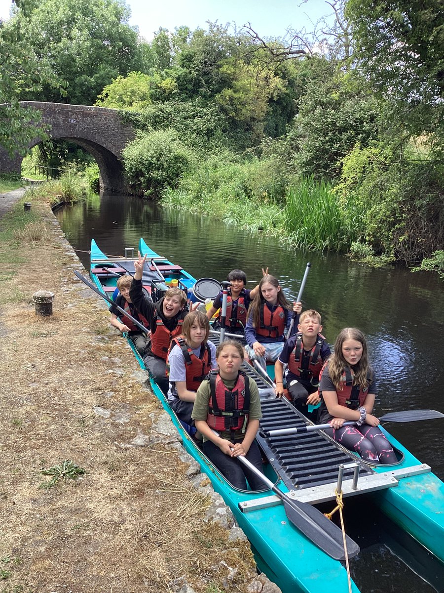 ExcaliburOgb's tweet photo. Canoeing! #ogbourne #leavers23 https://t.co/pgPOnD0RWc