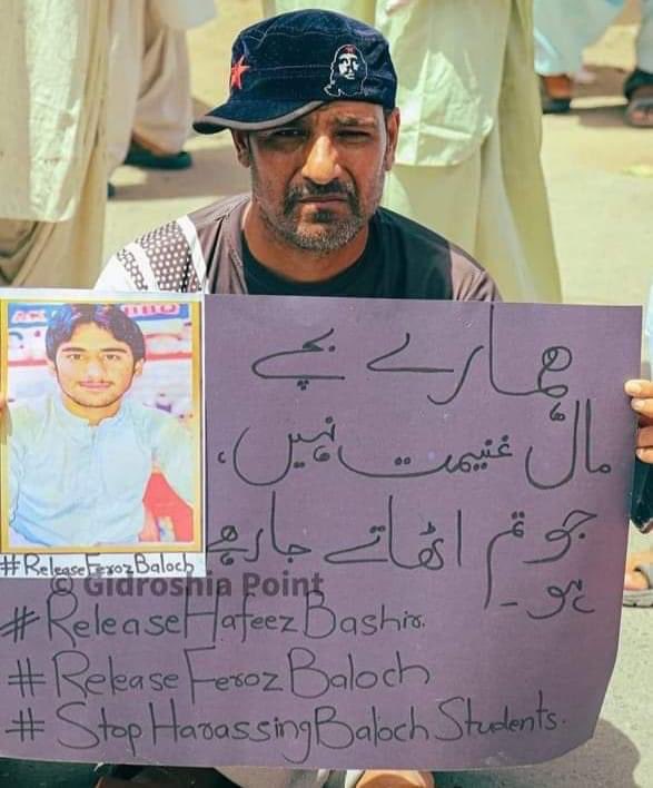 HamidBaloch25's tweet photo. ایسی زبان کہاں سے لاؤں جو اس درد و اذیت کو بیاں کر سکے۔ ایسے الفاظ کہاں سے لاؤں جو لاپتہ افراد کے لواحقین کے تکلیف کا بوجھ ہلکا کر سکے۔ غلامی  کے اس عہد میں بے بسی کو صرف  مزاہمت 
ہی ختم کر سکتی ہے۔
@SammiBaluch  @ImaanZHazir
#ReleaseDrDeenMohammad
#EndEnforcedDisappearances https://t.co/c9JuKKhlIx