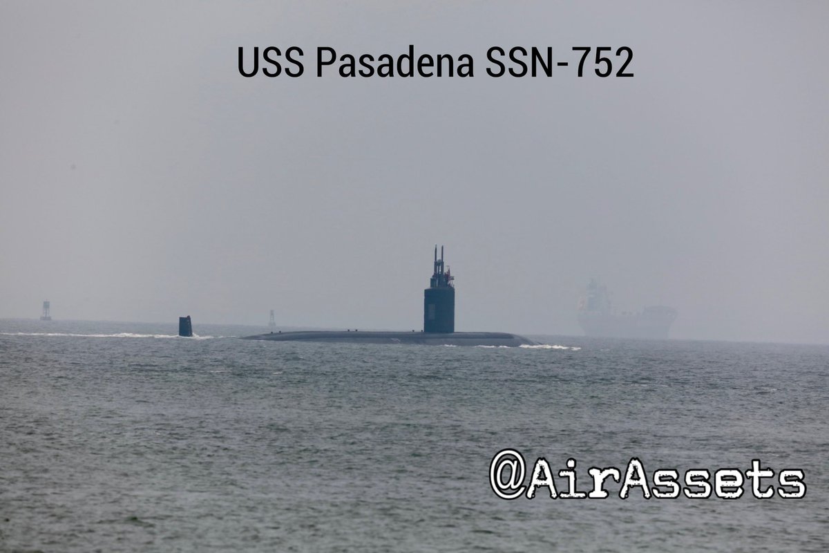 AirAssets's tweet photo. 17:00 UTC 12:00 Eastern 29 June 2023 has the USS Pasadena SSN-752 a Los Angeles class attack submarine doing personnel transfer in Hampton Roads harbor. Tug Marci Moran meeting her then back outbound to sea.
#ssn752 #usspasadena #laclass #attacksubmarine https://t.co/mPDG3zAhv4