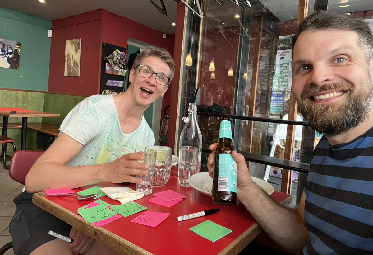 Yksi jakso on vielä tekeillä ennen kuin podimme jää kesätauolle. Tänään Ykä ja Markus pitivät retroa menneestä kaudesta ja pohtivat mahdollista jatkoa.

Olisi kiva kuulla toivotteko kuulevanne vielä lisää jaksoja. Myös kaikki muu kuuntelijapalaute on tervetullutta.