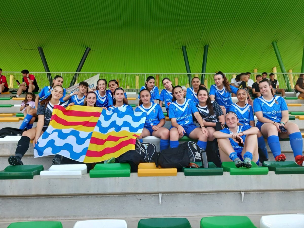 GeganteraMDA's tweet photo. El #TsunamiAzul Juvenil "A" FEMENÍ @ffbadalona es uno de los equipos que representan a #Badalona en la @TorreviejaCup . Vamos "escapuladas"!!!⚽️♀️💙🤍💙
@AjBadalona
@Albiol_XG
@bdncom
@esportsbadalona
@FutbolCatala2
@EsportFemBDN
@Esports_bdncom https://t.co/q2l6yyh22N