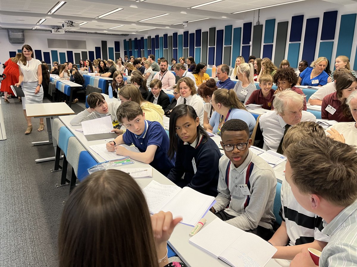 Excellent work by some of our Year 10 Geographers at the Teens and Teachers Climate Change conference at Cardiff University today. 👍