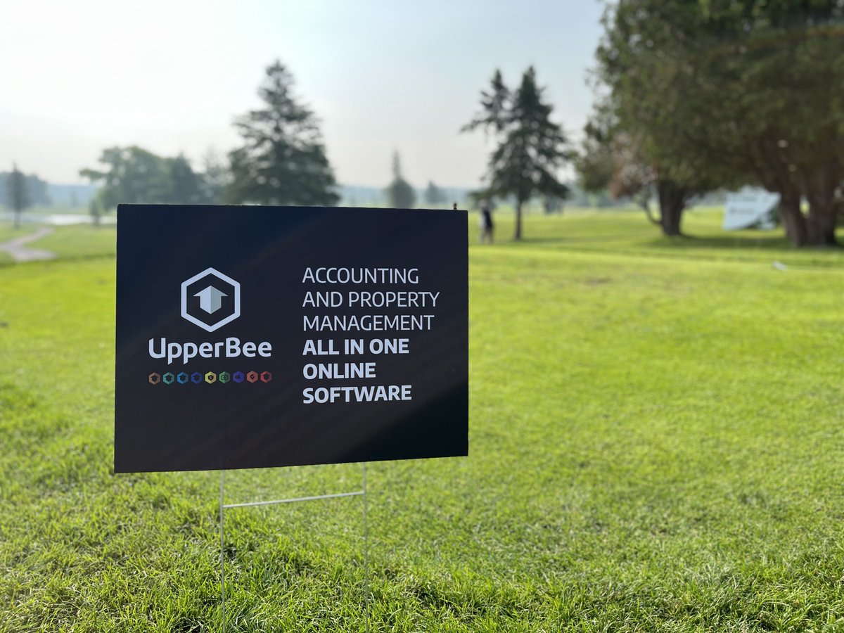 realUpperBee's tweet photo. 🌧 The UpperBee team left Montreal this morning in the pouring rain, with little hope for good weather on the course.
☀ However, @cciEastOntario delivered a beautiful day and event to spend time with current and future UpperBee clients in Ontario. https://t.co/vrQetxoKDO