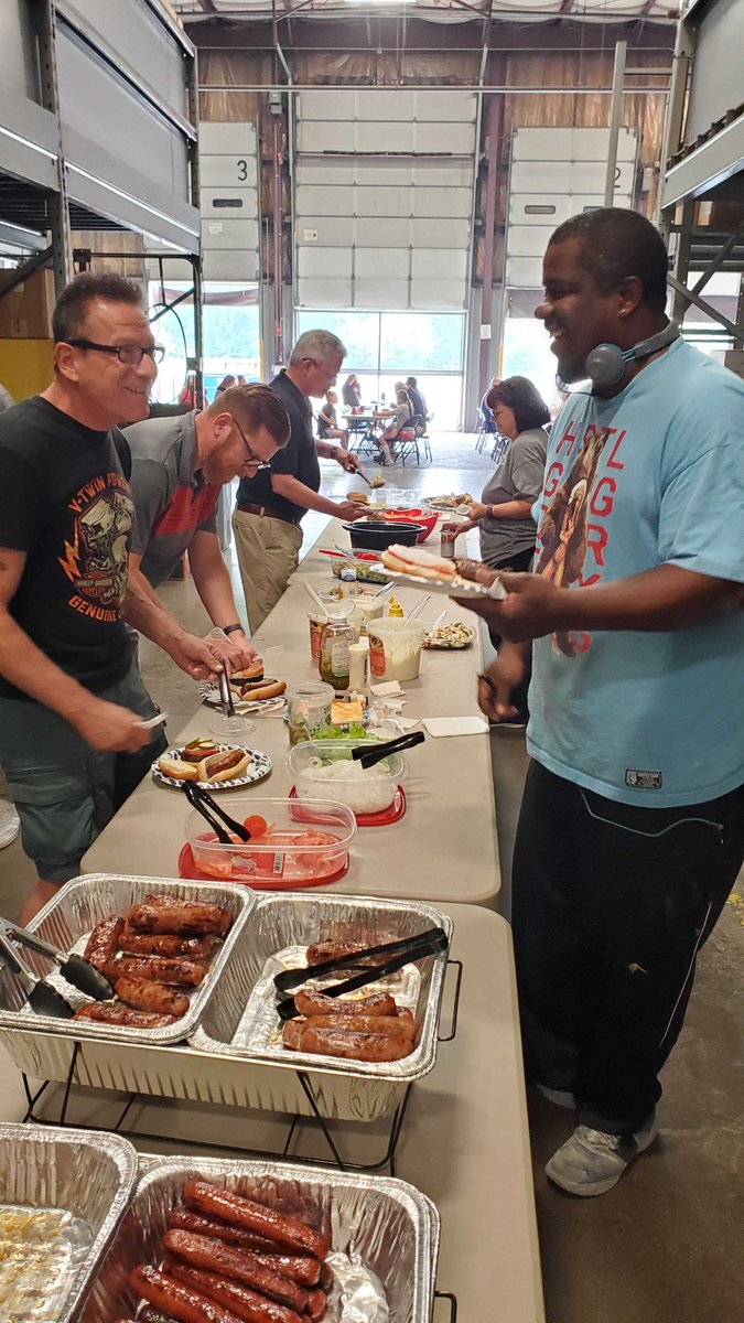 PDiTV's tweet photo. An early Fourth of July celebration - PDi style! We had a great time grilling out and soaking up the sun! ๐โ๏ธ
#cookout #fourthofjuly #barbecue #grilling #teambuilding #PDifference https://t.co/BUspeplEzU