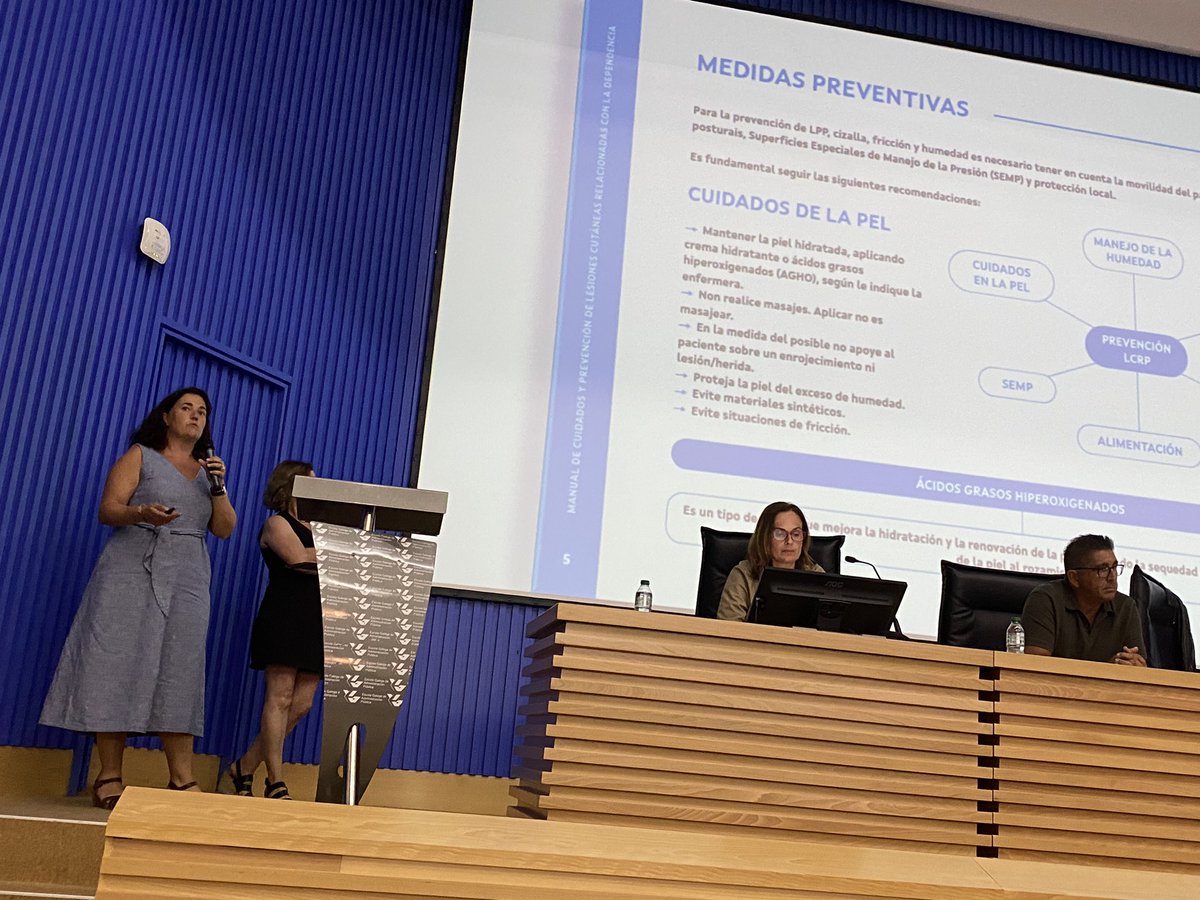 LuisAranton's tweet photo. #UlcerasFora Ángeles Mera y Mónica Rodriguez nos presentan el Manual de Prevención y Cuidados para Cuidadores https://t.co/CgxyKYD14L