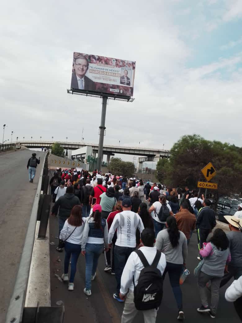 ProfraRomo's tweet photo. Estamos en la lucha.

#Bloqueo 
De vocación no se vive
@alfredodelmazo 
#SMSEMAumentoSalarial #alfredodelmazoaumentosalarial https://t.co/ON6H58pS92