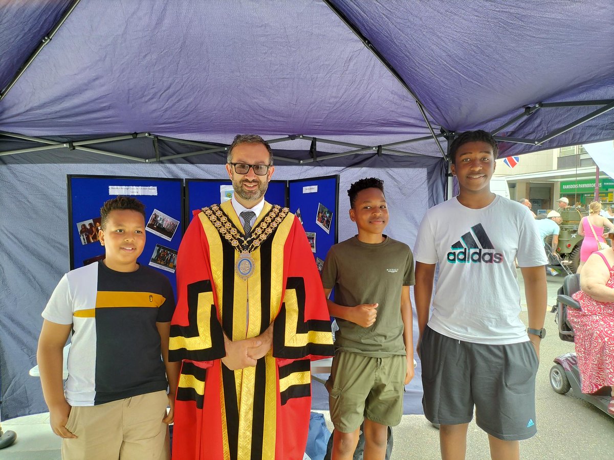 BasYouthCouncil's tweet photo. it was a delight to represent the Basildon youth council at the armed forces day event on Saturday. it was also a pleasure to meet the mayor and deputy mayor of Basildon ,along with all the veterans during the parade . looking forward to more events to come. https://t.co/OepxorrhHa