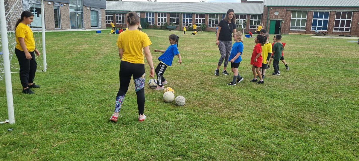 firsprimarysale's tweet image. #Y1Apple #Y1Lime #Y1Cherry A fabulous trial run Sports Day. An incredible amount of effort from all of our children, amazing resilience and huge smiles all around! Well done Year 1, you were fabulous! We’re absolutely ready for Sports Day next week… 🎯🏃🏽‍♂️🏃🏻‍♀️