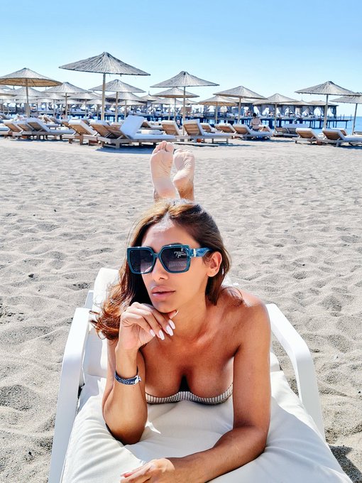 My relaxation means u will work hard to offer me all u see. Vacation paid fully by my best slaves.  #findom<a href="/tag/luxury"class="tags"><span>#luxury</span></a><a href="/tag/goddess"class="tags"><span>#goddess</span></a><a href="/tag/findom"class="tags"><span>#findom</span></a><a href="/tag/moneyslaves"class="tags"><span>#moneyslaves</span></a>