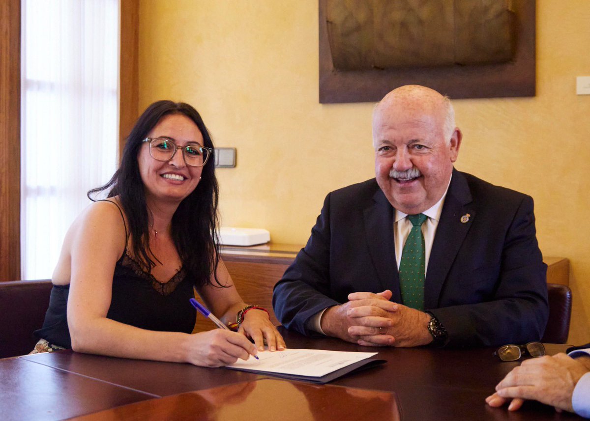 jesusraguirre's tweet photo. Hoy nos dejan en el @ParlamentoAnd las diputadas @rruizpp y @KikaCaracuel  a quienes agradezco su magnífico trabajo. 

¡Mucha suerte en vuestra nueva labor! https://t.co/DSxHmgnBr9