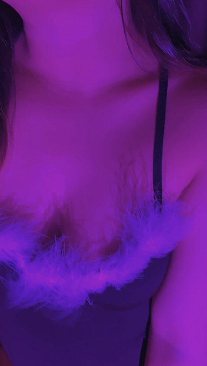 พึ่งเห็นว่า 700 followersแล้วเร็วมาก 
✨ขอบคุณงับ🥹💗 
เอารูปเต็มๆโปรไฟล์มาฝาก🫶🏻