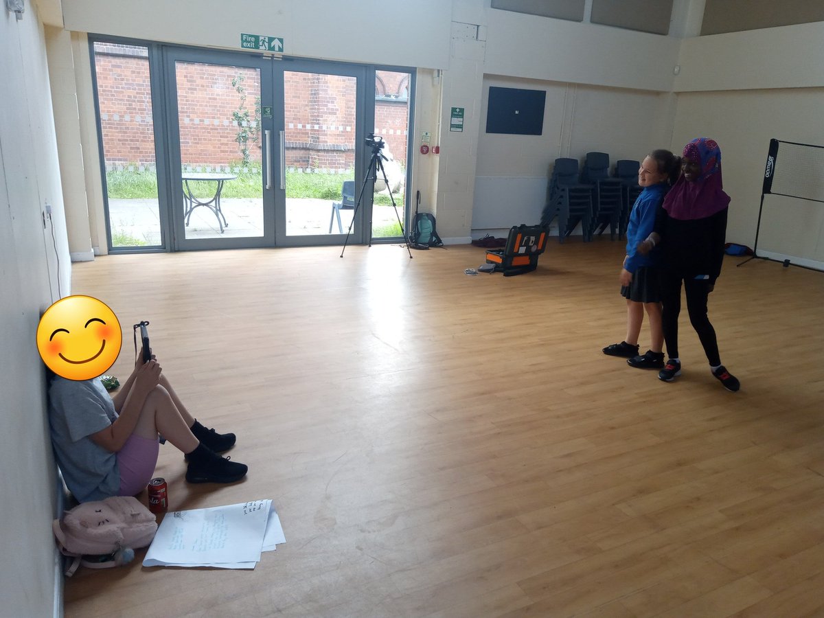 What a great session for the campaign group with the amazing support from Darren! They learnt lots of new skills to promote their campaign and can't wait to get stuck into making their own video. @FoodHull @hull_voice @natyouthagency @UKYP @TwoRidingsCF #SchoolFoodForAll