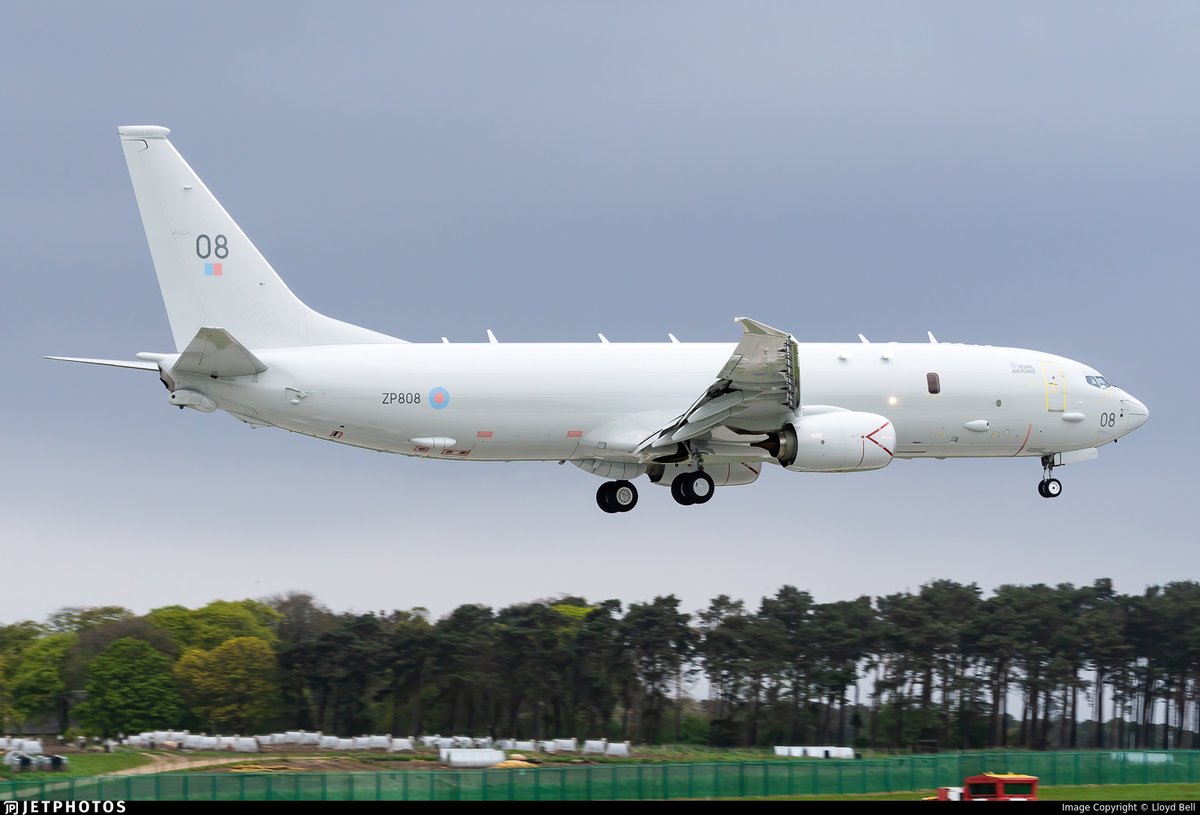EISNspotter's tweet photo. @geoff_mcmaw @scan_sky @_Forkie_ 17:55z
RAF P8 Poseidon #RESCU51 still on station at 800ft and also an RNLI Lifeboat based out of Milford Haven. https://t.co/OtvFG0XDtW