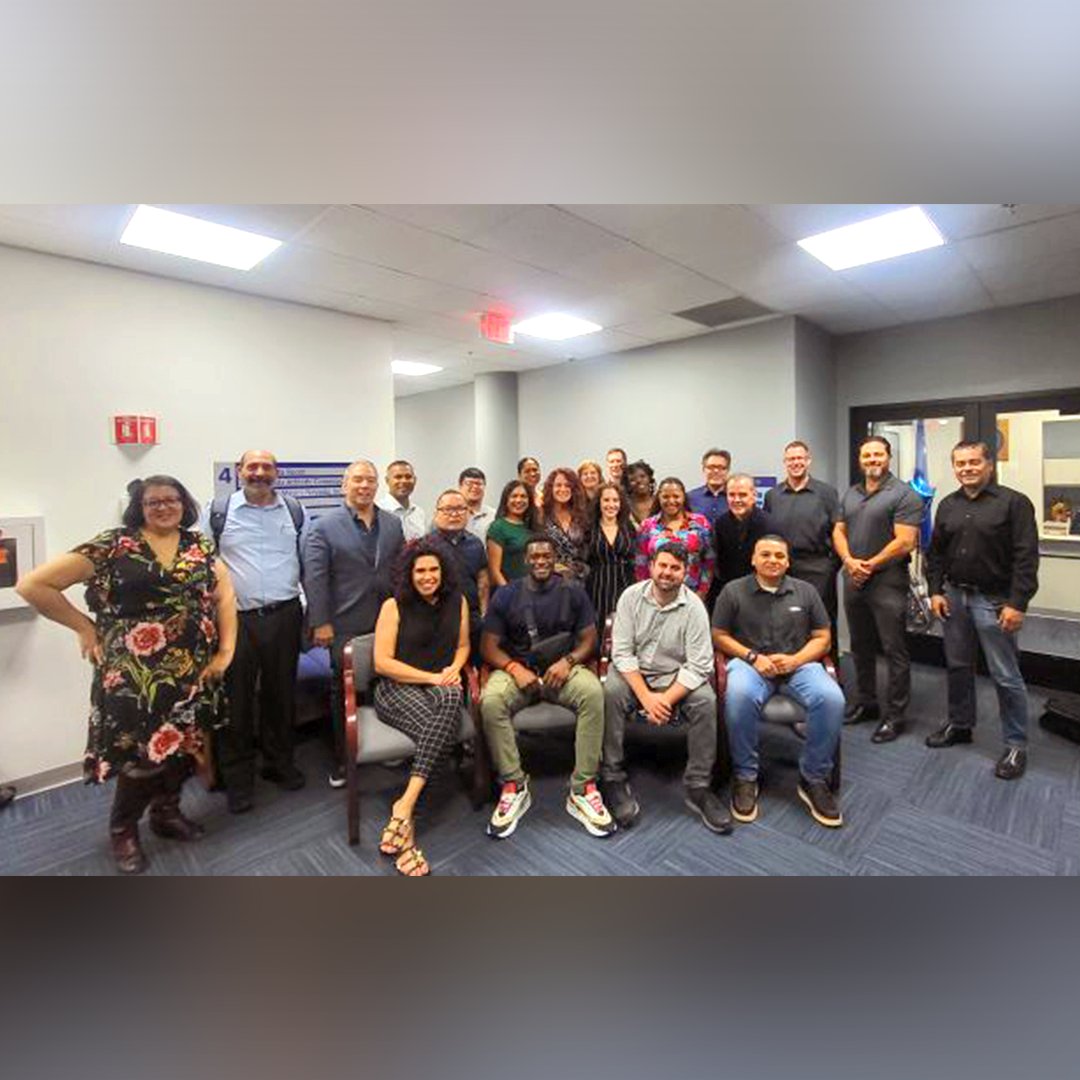 SThriveprogram's tweet image. What a great-looking group of CEOs! 😍 They had a fantastic first meet-up! 🙌

We&apos;re excited to see your journey and the valuable knowledge you&apos;ll get from the SBA T.H.R.I.V.E. program. Get ready for an exciting and enriching experience! 🥳

#SBA #SBAThrive #CEO #SmallBusiness