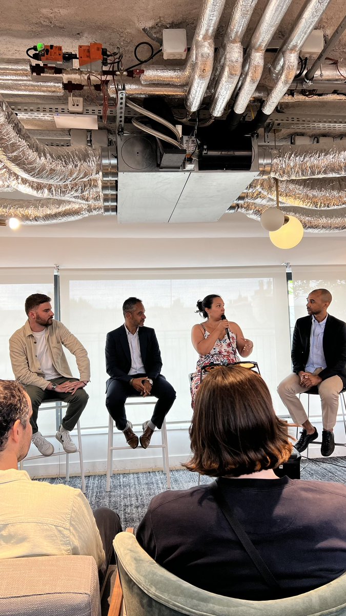 Présentation du nouveau livre blanc de @METAV_RS <a href="/zealy_io/">Zealy</a> et <a href="/SiaPartners/">Sia</a> « Web3 &amp; Customer Engagement »

➡️ Co-création avec la communauté = clé du succès pour <a href="/playstables/">Stables</a> 💯

#Web3 #communities