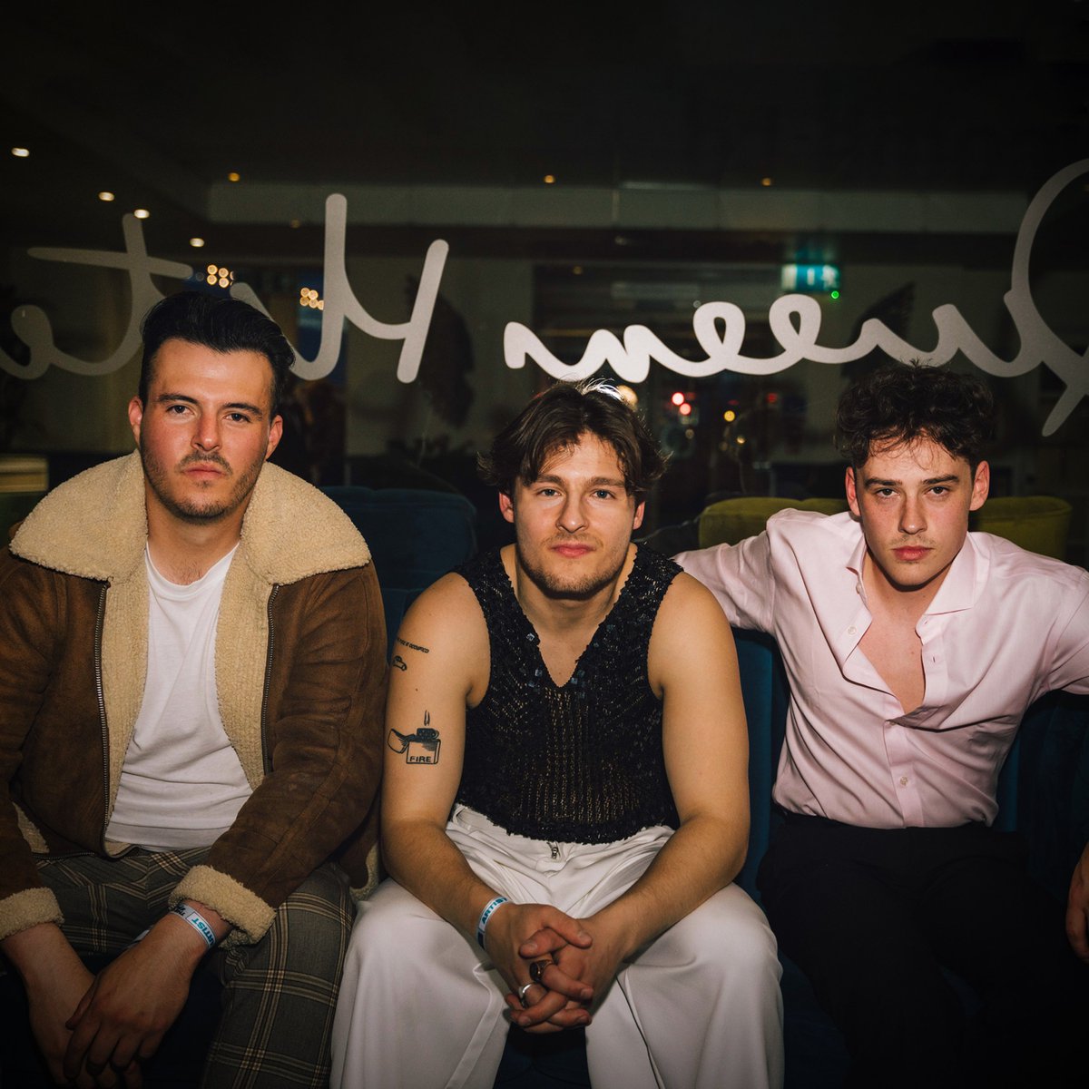 Our new single “Do You Wanna Talk?” Comes out on 28th July!📷📷
This one is a summer anthem.
Pre save it on your preferred streaming platform now using this link: ffm.to/doyouwanna.OTW
We can’t wait for you to hear this one!
Much love,
Jack, Ed, Henry📷