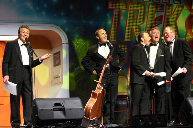andyandorian's tweet photo. The famous Trek Pack
#startrek #startrekds9 #startrekenterprise #cast #scifi #tvseries #quotes #fun #humor #caseybiggs #jeffreycombs #vaughnarmstrong #maxgrodenchik #jamesdarren https://t.co/LqyPKLQKbi