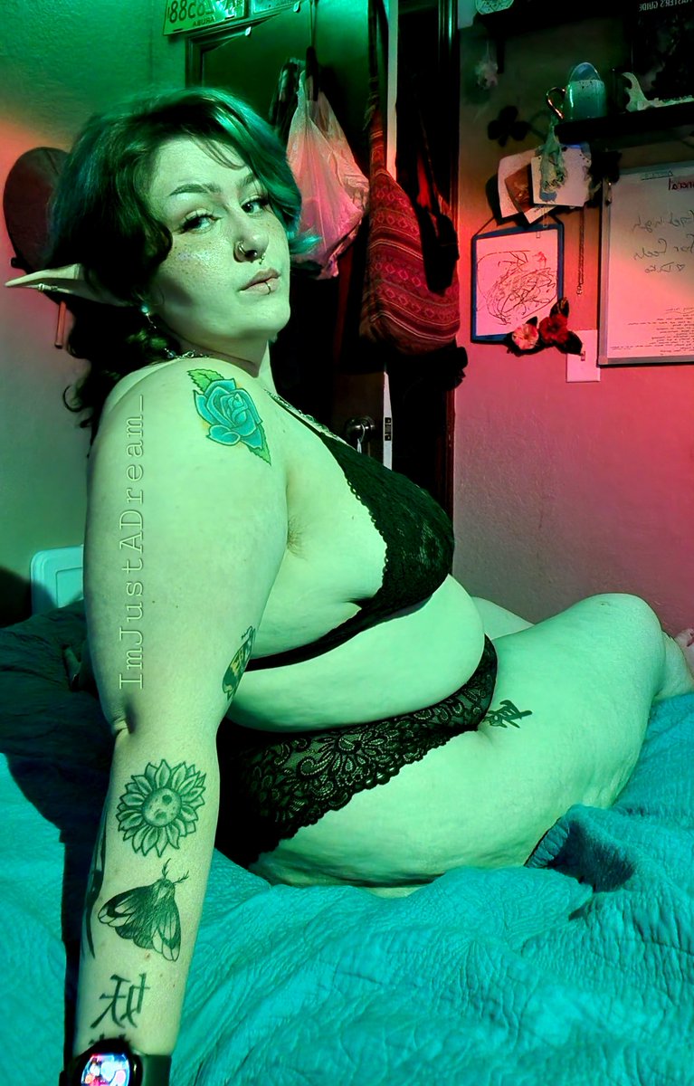 ImJustADream_'s tweet photo. @yblesco @YOURDADDYKATE I'm even getting another tattoo today!! 🎉 

Remember! 20% off on my onlyfans for the next 13 days! Get it while you can!

#nsfw #nsfwtwt #ofmodel  #thick #thickums #bbw #bigbeautifulwoman #belly #tummy #softwoman #lgbt #lgbtnsfw #linkinbio https://t.co/xUVPJ4jBpK