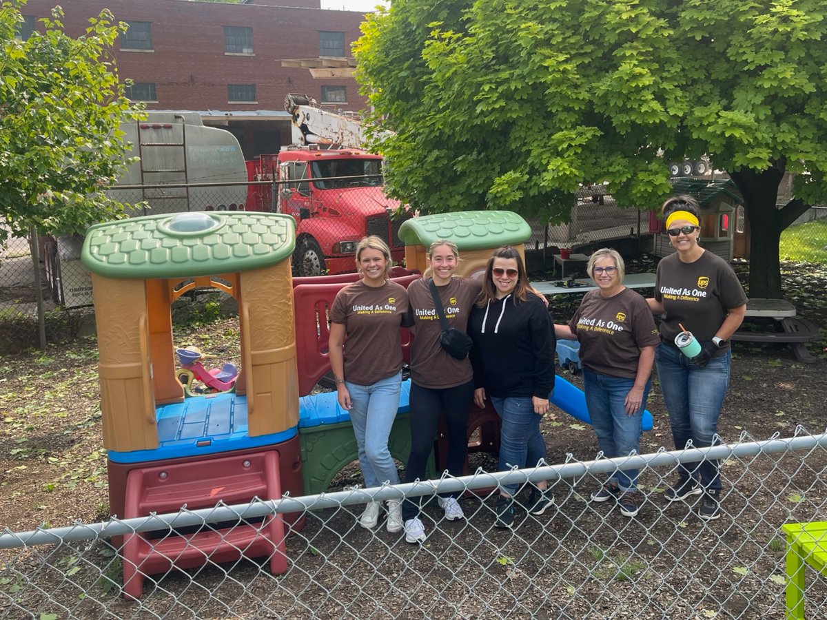 Oakland Family Services tweet media