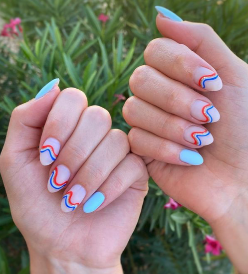 Happy #IndependenceDay! 🇺🇸 We're loving this simple and festive #mani by @beautyby_cane on Instagram!