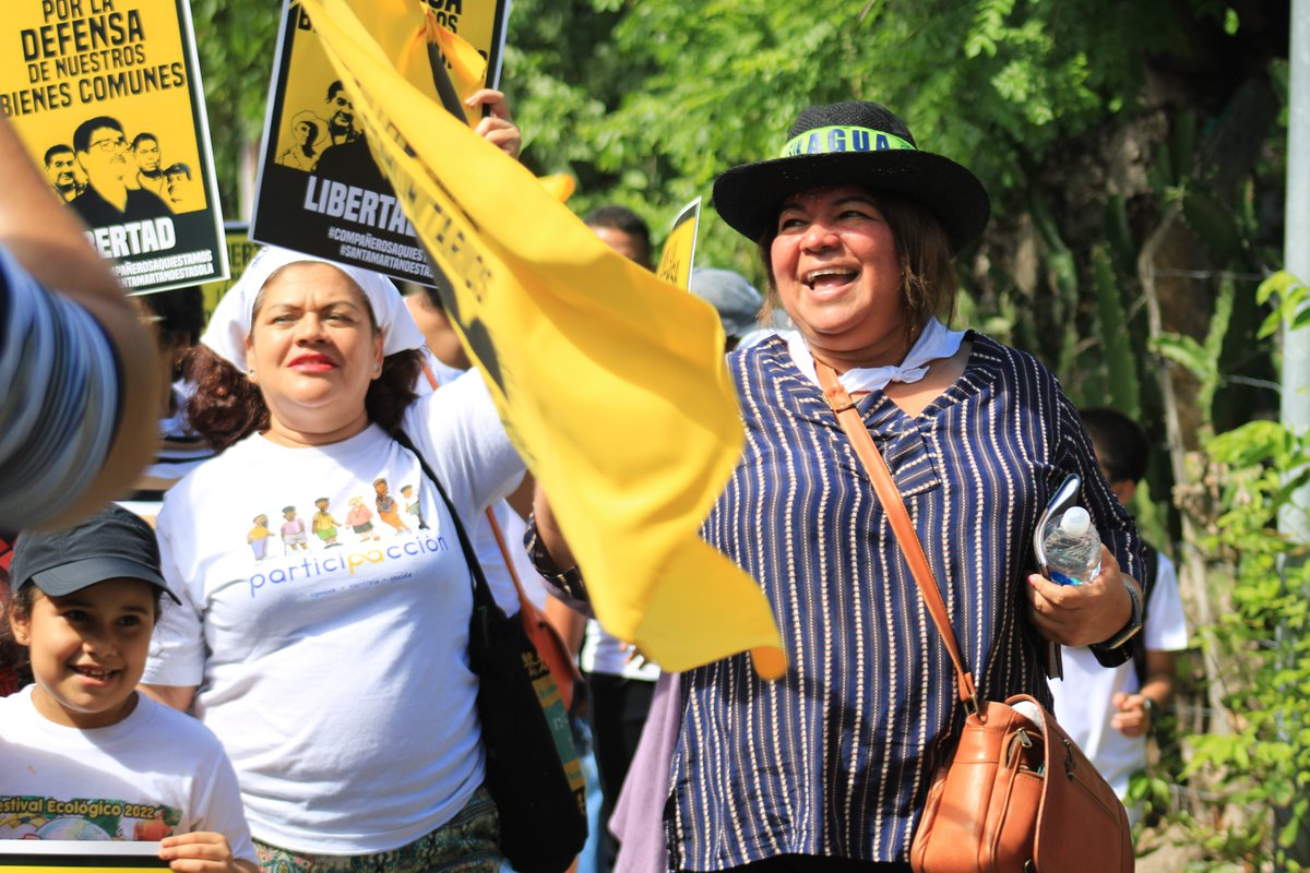#FestivalMarceloRivera | Iniciamos la conmemoración del décimo cuarto aniversario del asesinato de Marcelo Rivera, con una marcha por las calles de San Isidro, Cabañas, para homenajear su lucha ambientalista en defensa por el agua y la vida.