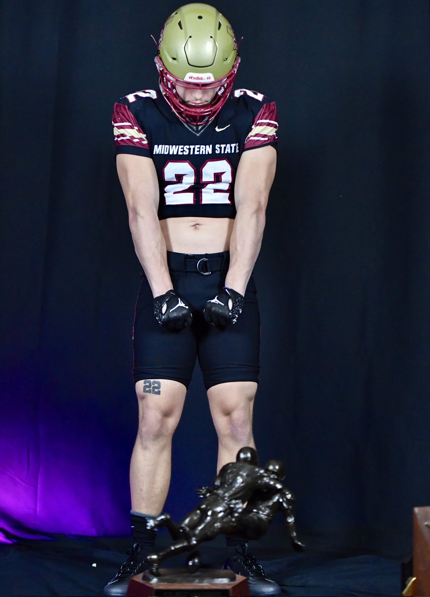 CooperHoward_22's tweet photo. After going on an amazing official visit to @MSUTexasFB and an amazing conversation with @MustangsDC and @coachfrazierMSU i am blessed to receive my 8th offer !!!
@MarkHum7 @coach_t_ritchie @RecruitHeights @Knight_Strength @MaxPreps @streetziam @Coach__OMalley https://t.co/jUiZDaaMW9