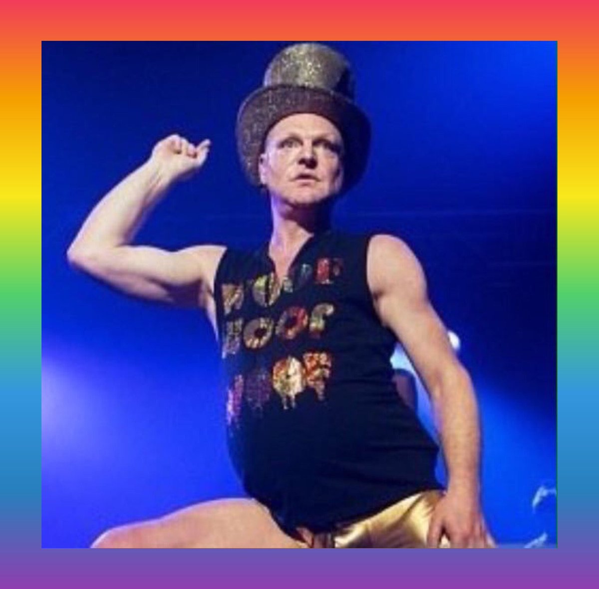 KStomska's tweet photo. 10 yrs ago today RBB/SBB put Andy Bell as their profile picture
#RBB #SBB #IconicBears #OneDirection https://t.co/gItuZcz58W