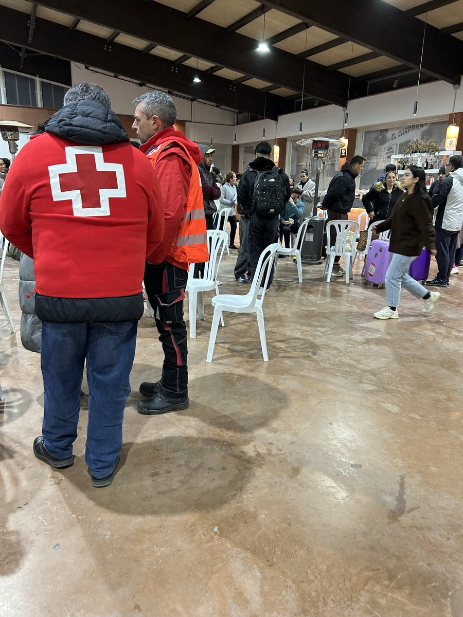 eleanorinthesky's tweet image. Una vez más, el pueblo salvando al pueblo