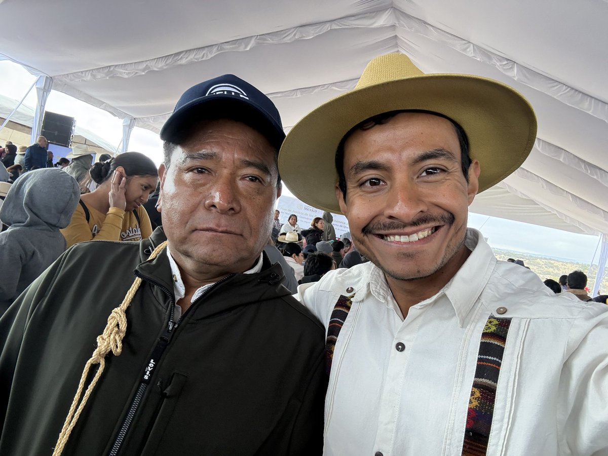 Acompañando a mi amigo <a href="/jorgelona1/">Jorge Jiménez Lona</a>, quien representó a nuestra gobernadora <a href="/LibiaDennise/">Libia Dennise</a>, en el encuentro de pueblos indígenas del Gobierno de México. Un gusto saludar a muchos amigos de cuando estuve al frente de la Coordinación de Atención a Grupos Vulnerables.