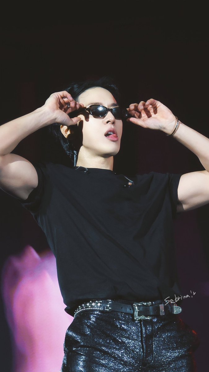 全世界戴墨镜最好看的男人😎인증 
#정용화